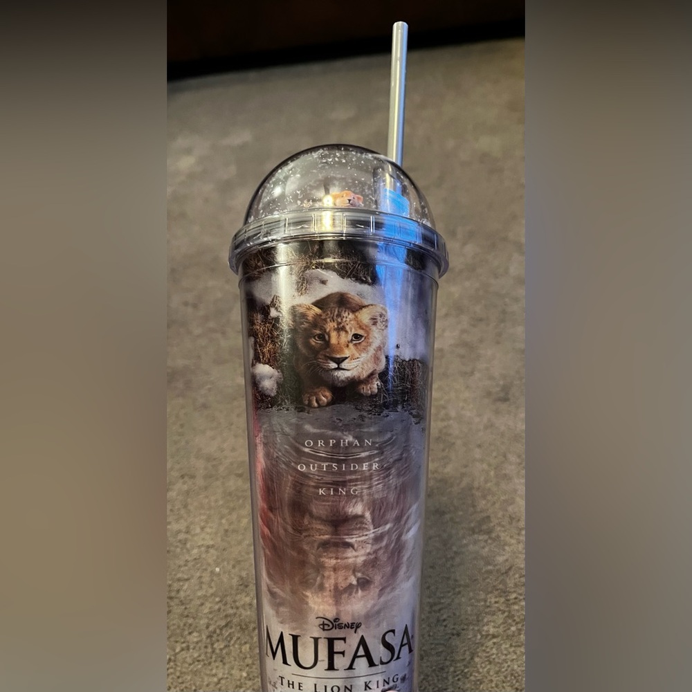 Disney ‘Mufasa: The Lion King’ Dome Globe Lid Plastic Tumbler
